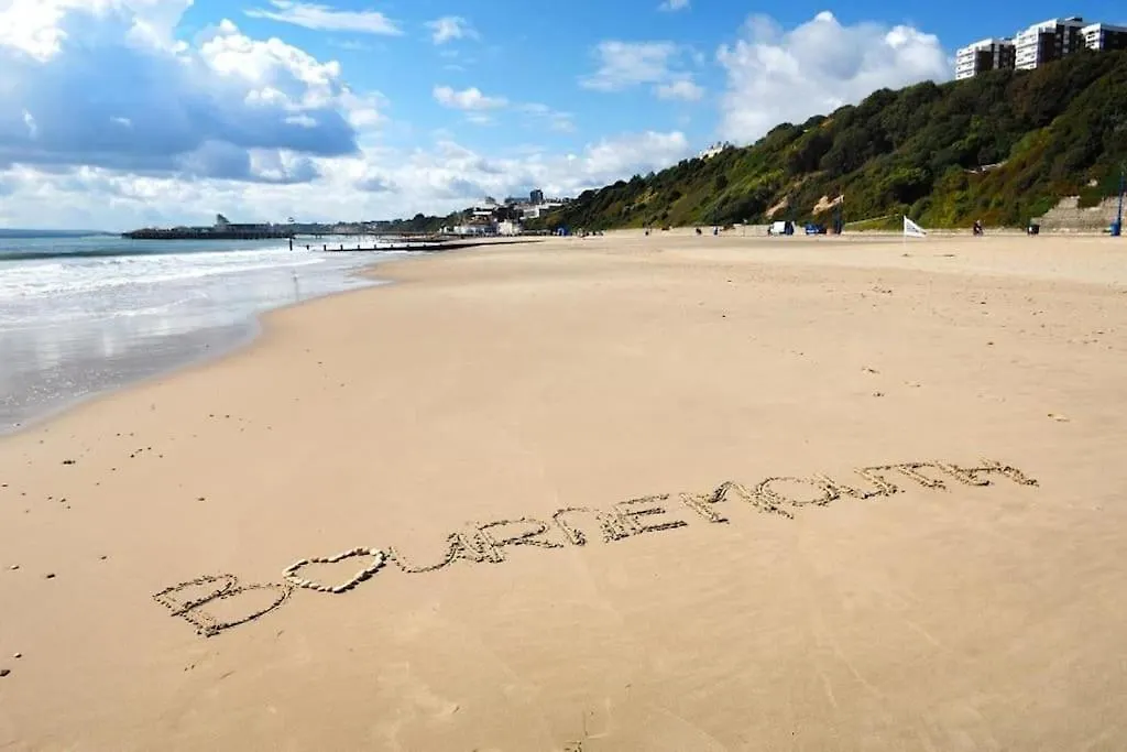 BOURNECOAST: MODERN FLAT WITH SEA VIEWS - FM6194 Apartment Bournemouth United Kingdom