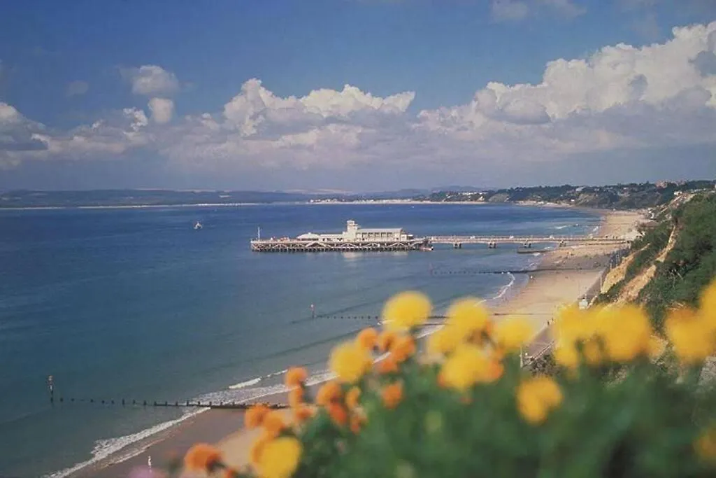 BOURNECOAST: MODERN FLAT WITH SEA VIEWS - FM6194 Apartment Bournemouth United Kingdom